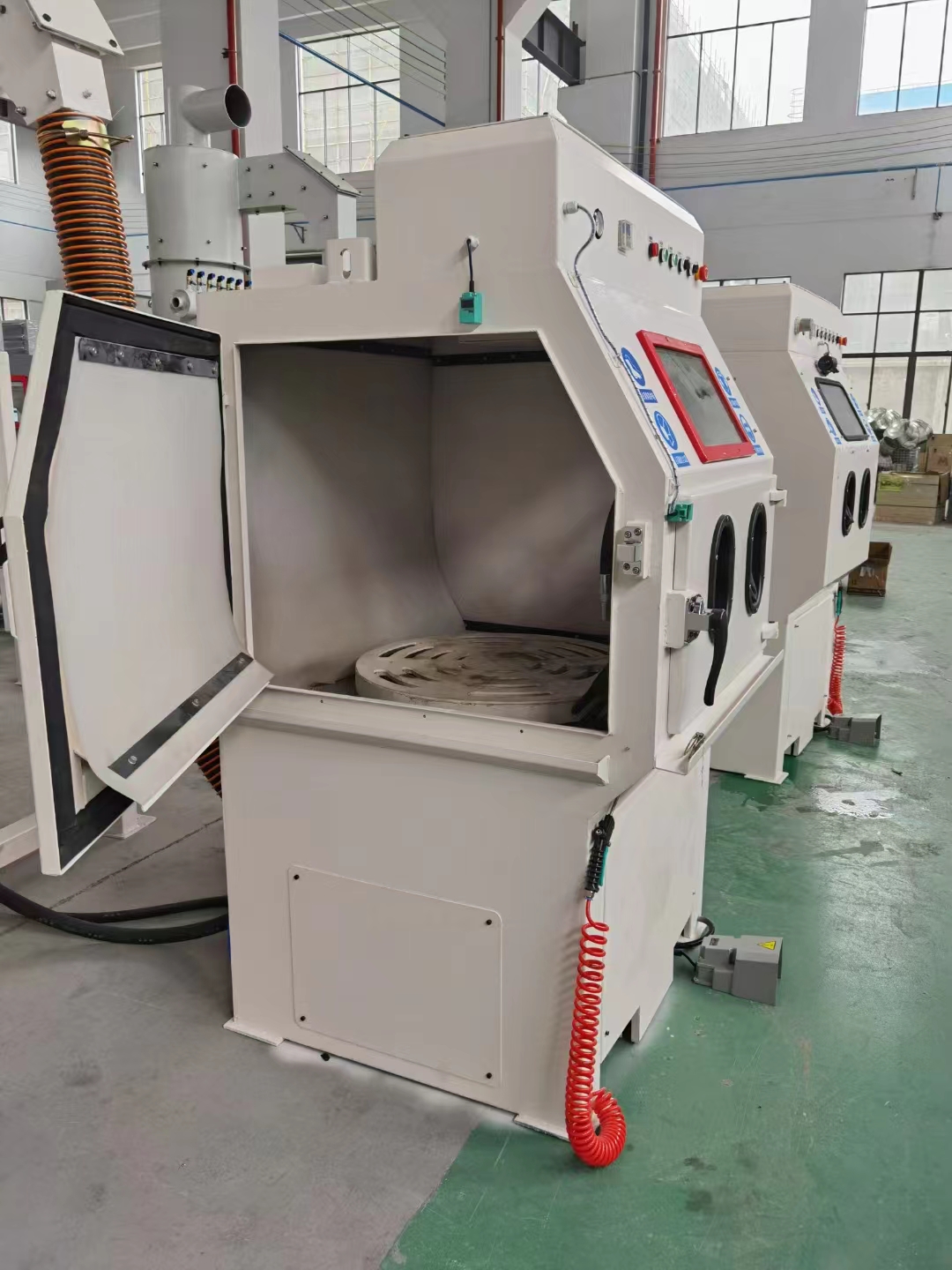 三亚移动式抛丸机的工作原理?