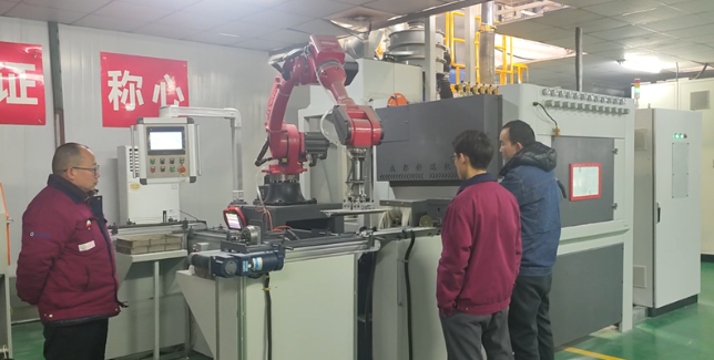 三亚喷砂机在模具清理中的专业应用